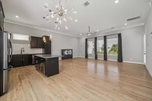 1544 W 23rd St, Houston, TX 77008 - Photo 1