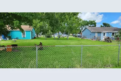 1713 N Avenue H, Freeport, TX 77541 - Photo 4