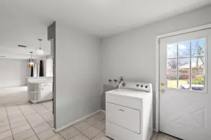 7722 Dillon St, Houston, TX 77061 - Photo 8