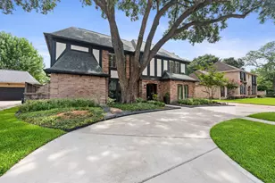 1110 Daria Dr, Houston, TX 77079 - Photo 2