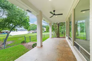 103 Forest Ct, Conroe, TX 77356 - Photo 32