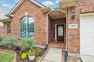 14217 Stone Bluff Ln, Rosharon, TX 77583 - Photo 4