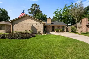 4058 Sherwood Street E, Kingwood, TX 77339 - Photo 2