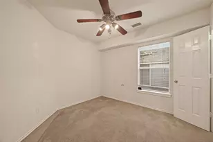 210 Drake Run Ln, League City, TX 77539 - Photo 18