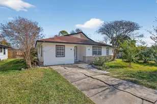 907 S 3rd St, La Porte, TX 77571 - Photo 2