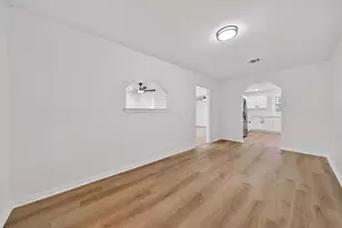 907 S 3rd St, La Porte, TX 77571 - Photo 28