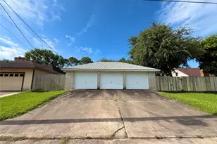3 S Erik Dr, Angleton, TX 77515 - Photo 34