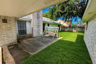 3 S Erik Dr, Angleton, TX 77515 - Photo 32