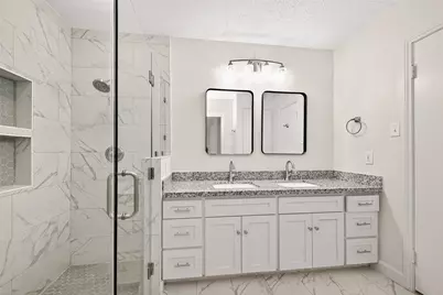 10602 Longmont Drive, Houston, TX 77042 - Photo 22