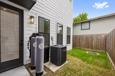 10937 Fire Creek Drive, Houston, TX 77043 - Photo 32