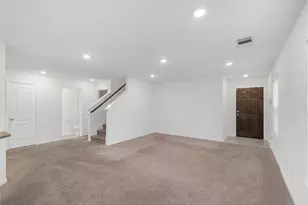 647 Ash Mill Dr, Houston, TX 77090 - Photo 8