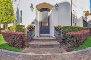 7835 Bobbitt Ln, Houston, TX 77055 - Photo 2