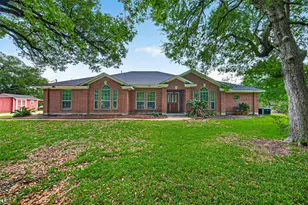 13334 W Brazos Bend Dr, Needville, TX 77461 - Photo 4