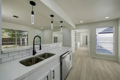 5519 Sheraton Oaks Drive, Houston, TX 77091 - Photo 10