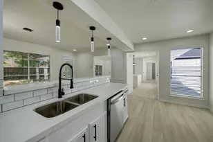 5519 Sheraton Oaks Dr, Houston, TX 77091 - Photo 10