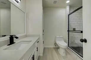 5519 Sheraton Oaks Dr, Houston, TX 77091 - Photo 16