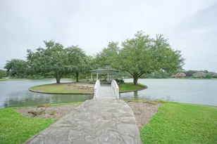 918 Featherbrook Ct, Sugar Land, TX 77479 - Photo 46