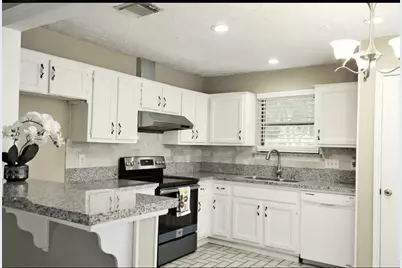 16814 Winnstream Lane, Sugar Land, TX 77498 - Photo 6