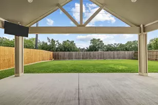 2915 Bentley Ct, Pearland, TX 77584 - Photo 4