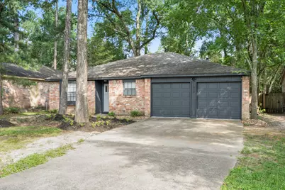 104 W White Willow Circle Circle, The Woodlands, TX 77381 - Photo 2