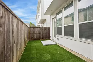1429 Nashua St, Houston, TX 77008 - Photo 2