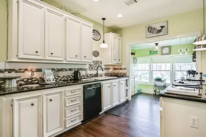 3927 Bernardo De Galvez Avenue, Galveston, TX 77550 - Photo 28