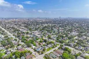 3927 Bernardo De Galvez Ave, Galveston, TX 77550 - Photo 2