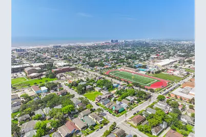3927 Bernardo De Galvez Avenue, Galveston, TX 77550 - Photo 4
