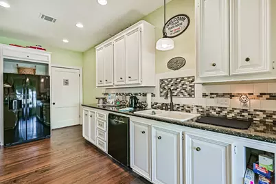 3927 Bernardo De Galvez Avenue, Galveston, TX 77550 - Photo 30