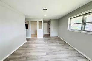 7905 Turquoise Ln, Houston, TX 77055 - Photo 4
