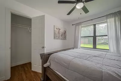 8057 Ridgeview Drive, Houston, TX 77055 - Photo 32