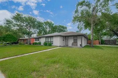 8057 Ridgeview Drive, Houston, TX 77055 - Photo 4