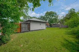 8057 Ridgeview Dr, Houston, TX 77055 - Photo 40