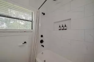 8057 Ridgeview Dr, Houston, TX 77055 - Photo 36