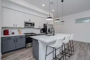 970 Highland Sound Ln, Houston, TX 77091 - Photo 1