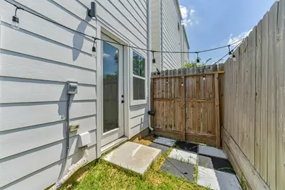 8321 Springwood Canyon Lane, Houston, TX 77055 - Photo 12