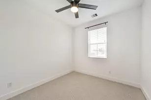 8321 Springwood Cyn Ln, Houston, TX 77055 - Photo 34