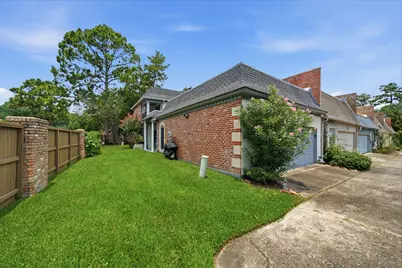 9584 Briar Forest Drive, Houston, TX 77063 - Photo 30
