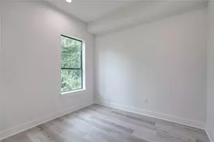 4531 Creekmont Dr, Houston, TX 77091 - Photo 10