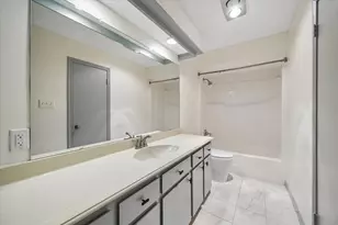 727 Bunker Hill Rd, Houston, TX 77024 - Photo 32