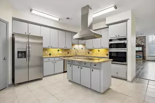 727 Bunker Hill Rd, Houston, TX 77024 - Photo 10