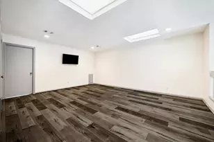727 Bunker Hill Rd, Houston, TX 77024 - Photo 26