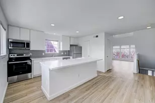 1401 Castle Ct, Houston, TX 77006 - Photo 8