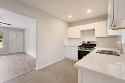 442 Glenburnie Drive, Houston, TX 77022 - Photo 6