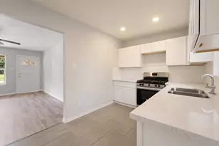 442 Glenburnie Dr, Houston, TX 77022 - Photo 6