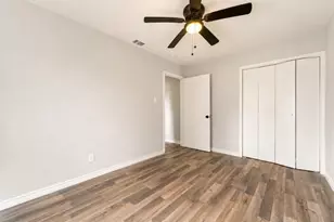 442 Glenburnie Dr, Houston, TX 77022 - Photo 10