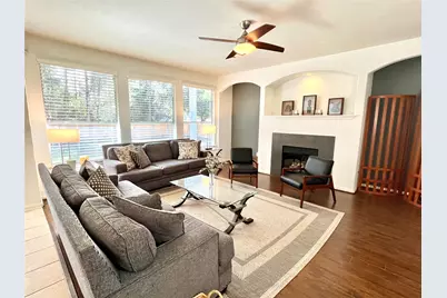 2 Stone Arrow Place, The Woodlands, TX 77382 - Photo 4