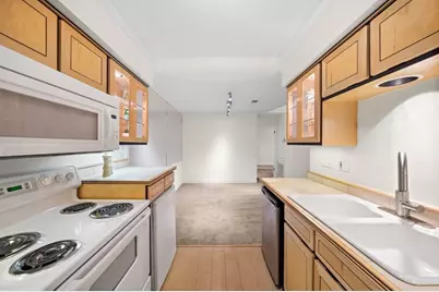 5711 Sugar Hill Drive #86, Houston, TX 77057 - Photo 6