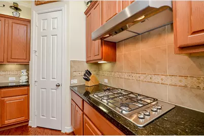 10602 Enclave Shadows Court, Houston, TX 77043 - Photo 18