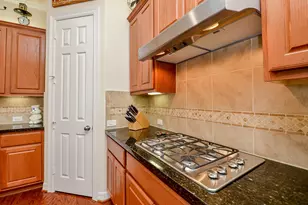 10602 Enclave Shadows Ct, Houston, TX 77043 - Photo 18